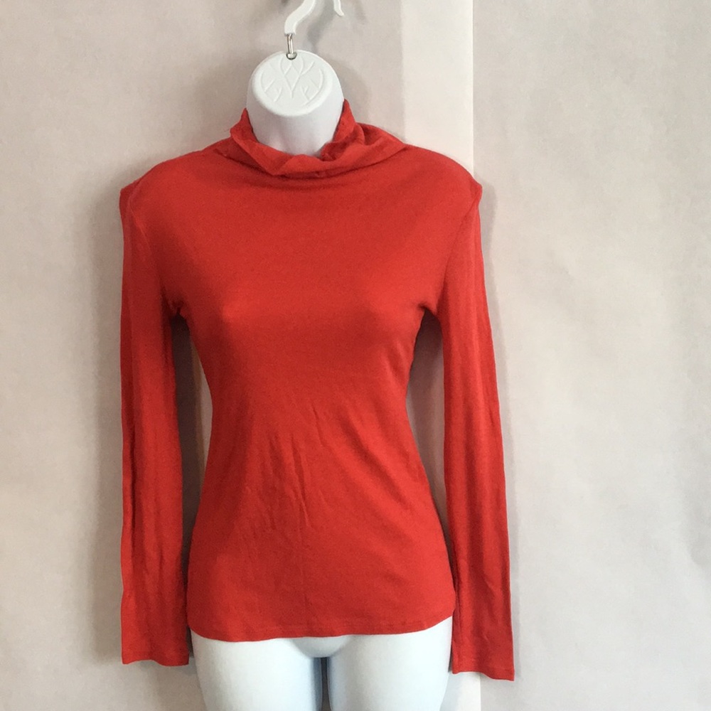 Gap turtleneck top